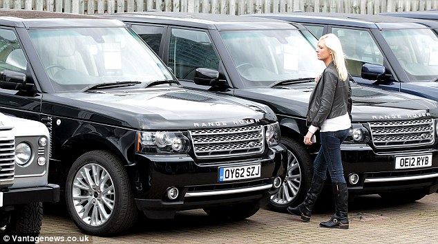 article-2478536-190B146100000578-826_634x353