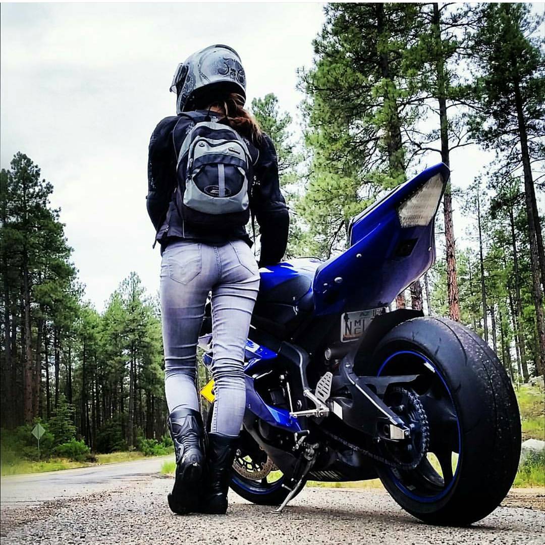 Yamaha YZF-R6 girl on RidinGirlsBlog