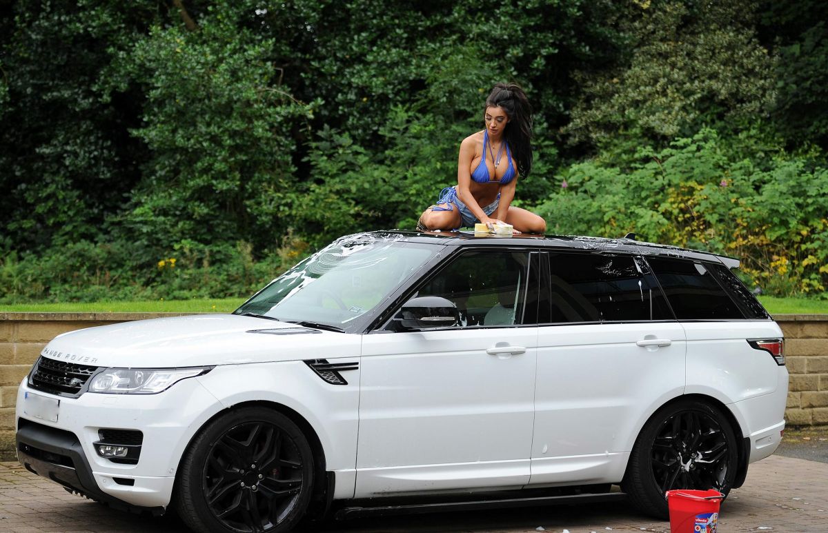 Chloe Khan & Range Rover on Ridin