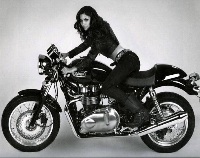 Triumph Thruxton on Ridin'GirlsBlog